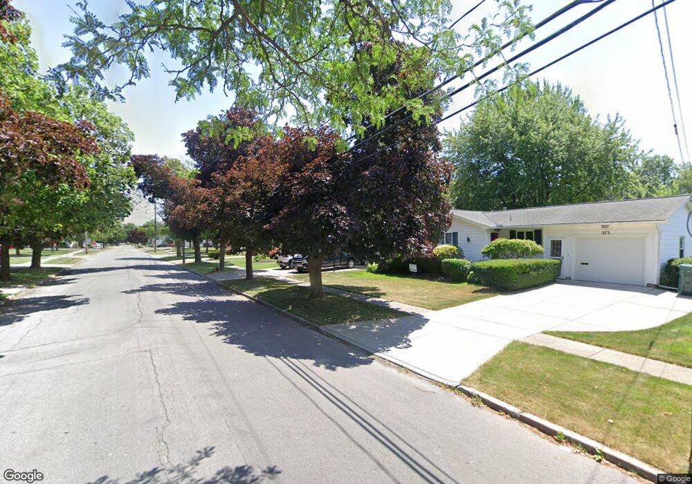 879 Remington Dr, North Tonawanda, NY 14120 - photo 1