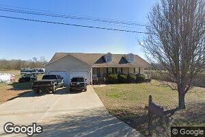 170 Patsy Lee Dr, Stevenson, AL 35772