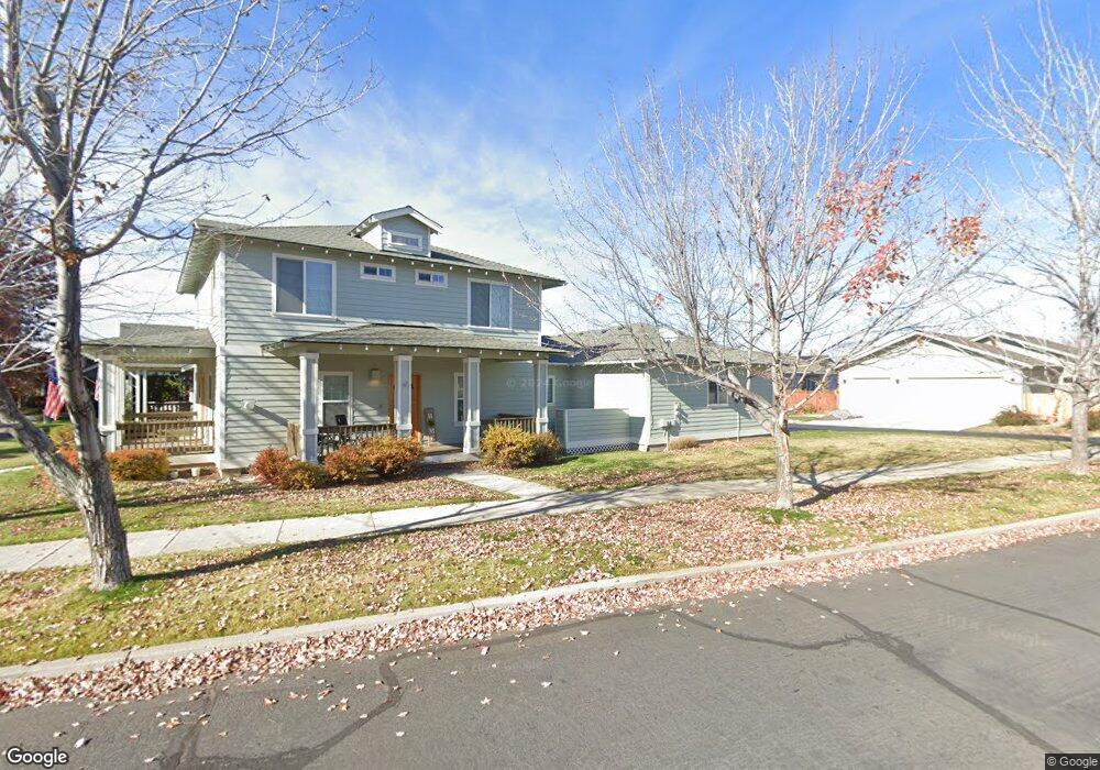 1127 NW 17th St, Redmond, OR 97756 - photo 1