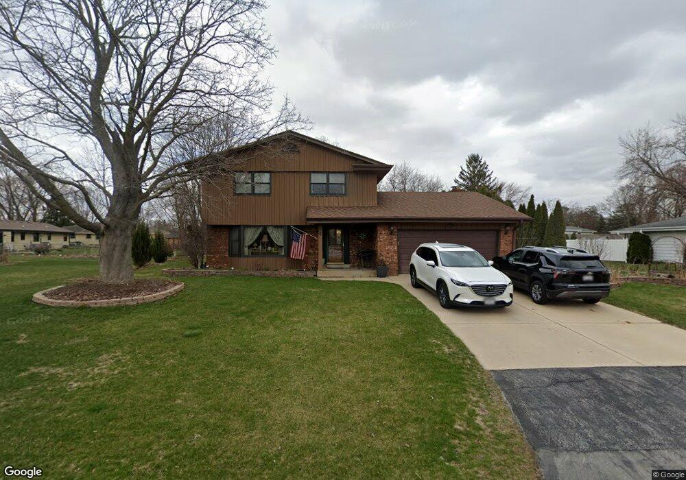 S68 W 13586 Bristlecone Ln, Muskego, WI 53150 - photo 1