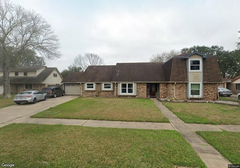 2324 Chelmsford Ct, Alvin, TX 77511 - photo 1