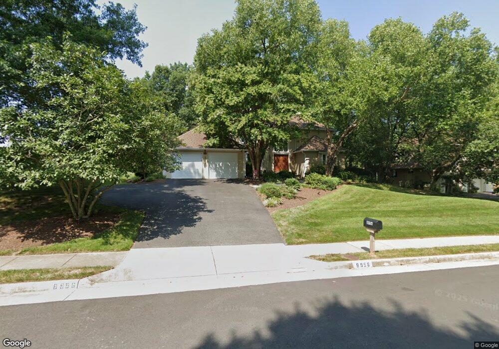 8956 Cross Chase Cir, Lorton, VA 22079 - photo 1