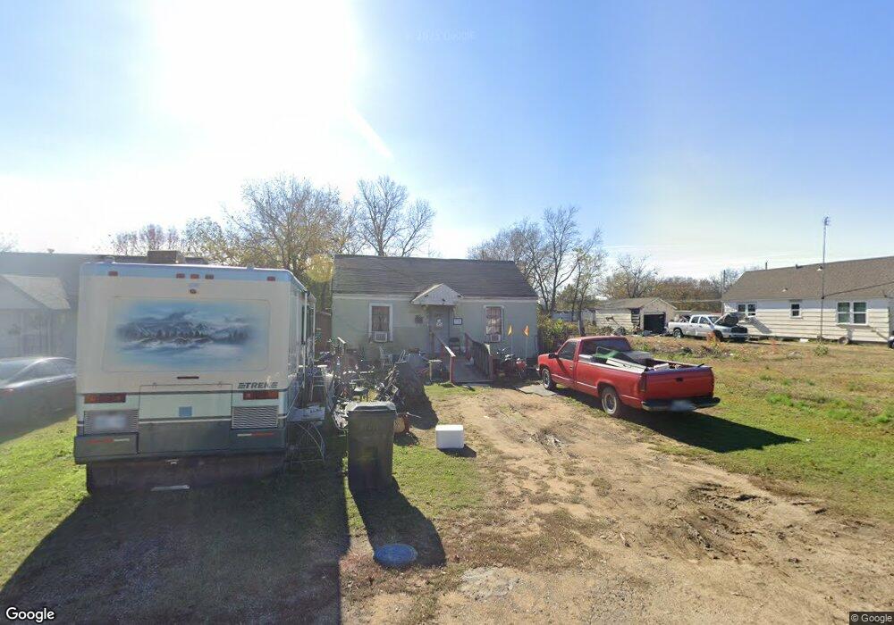 905 W Ragan St, Henryetta, OK 74437 - photo 1