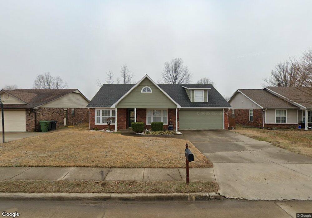 3900 W Beechwood Dr, Rogers, AR 72756 - photo 1