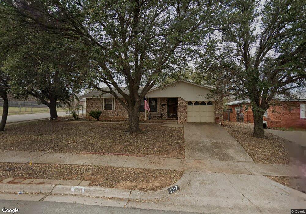 1317 Montgomery St, Wichita Falls, TX 76302 - photo 1