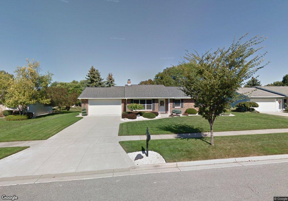 702 Willow Ln, Frankenmuth, MI 48734 - photo 1