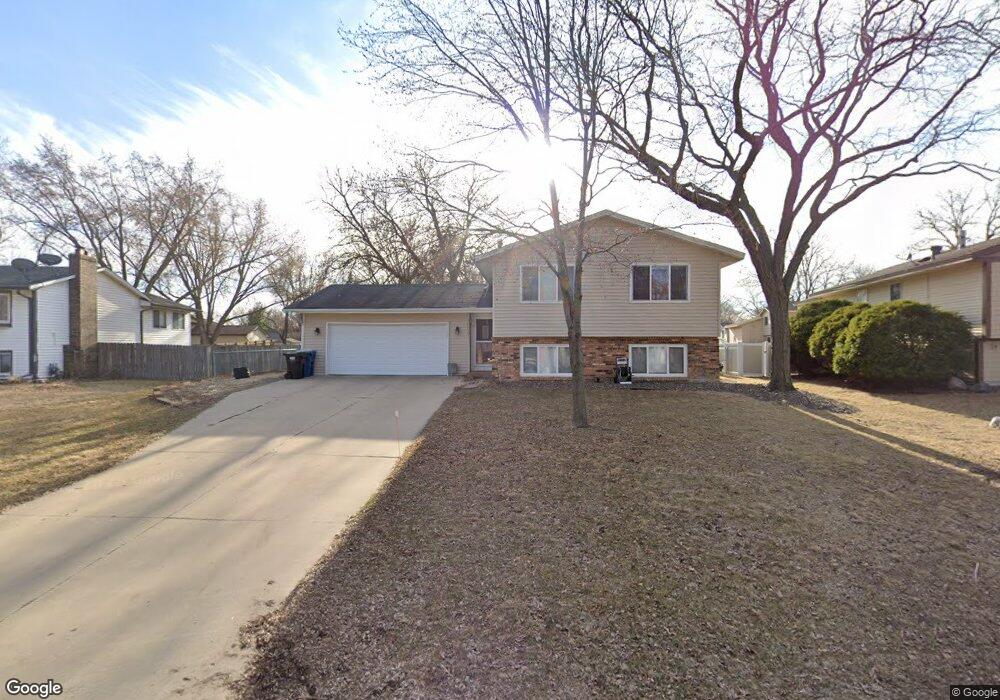 10061 Saratoga Way, Maple Grove, MN 55369 - photo 1