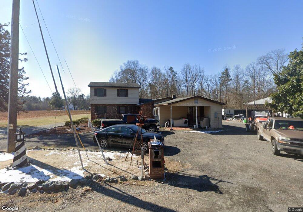 8392 Hillcrest Dr, Ruther Glen, VA 22546 - photo 1