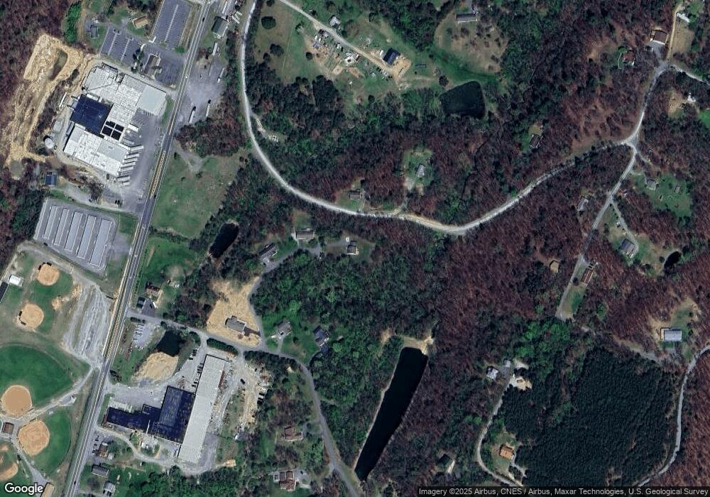 120 Bayonet Point Ct, Berkeley Springs, WV 25411 - photo 1