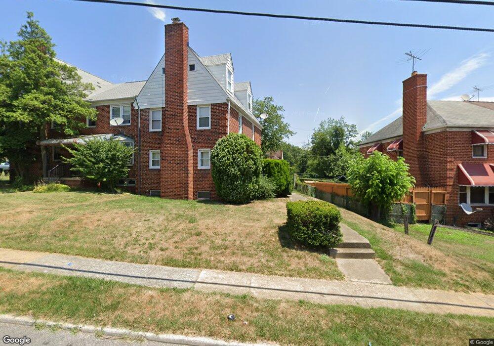 811 Cooks Ln, Baltimore, MD 21229 - photo 1