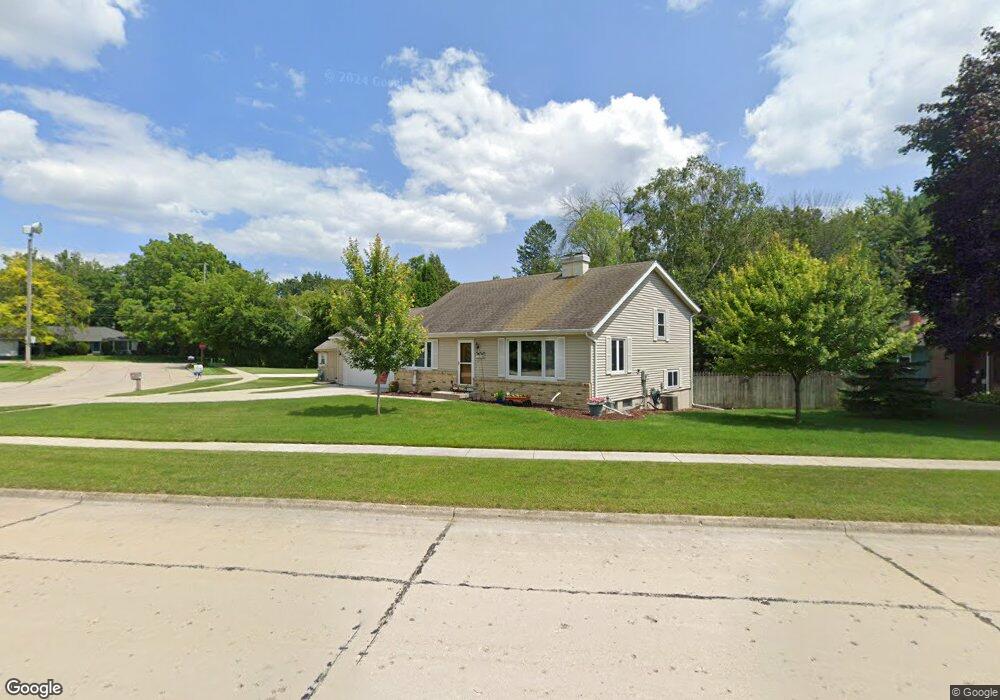 229 Harvest Ct, Manitowoc, WI 54220 - photo 1