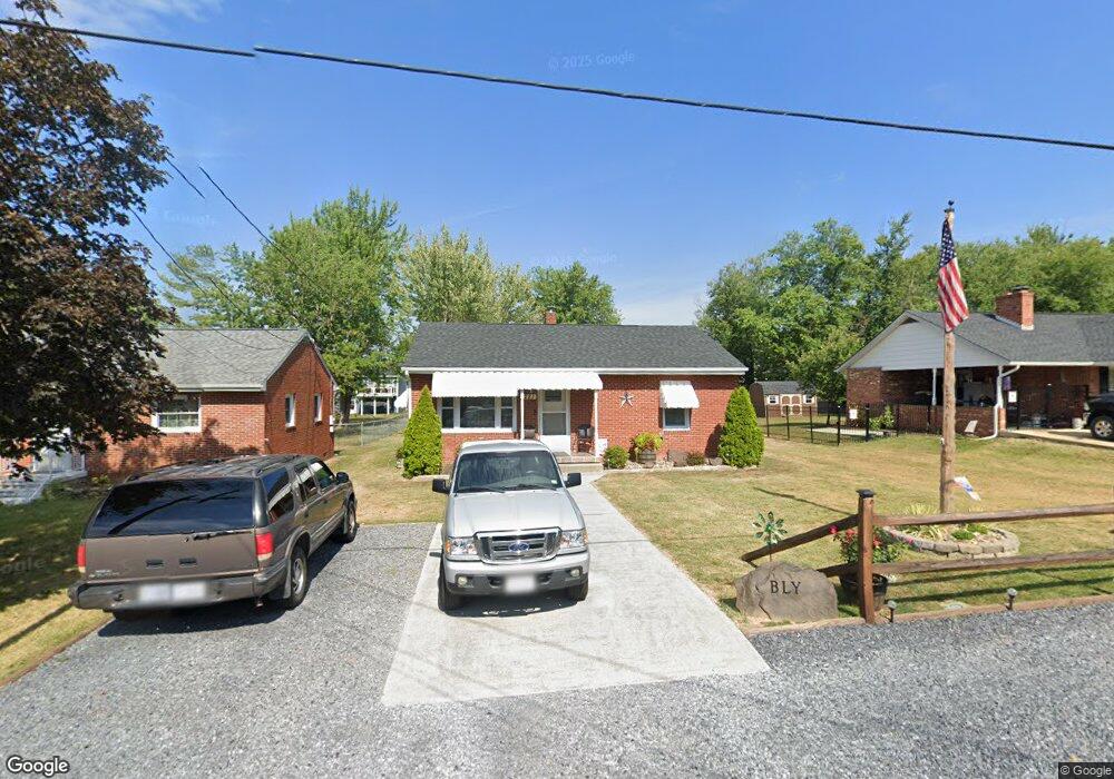 281 Crim Dr, Strasburg, VA 22657 - photo 1