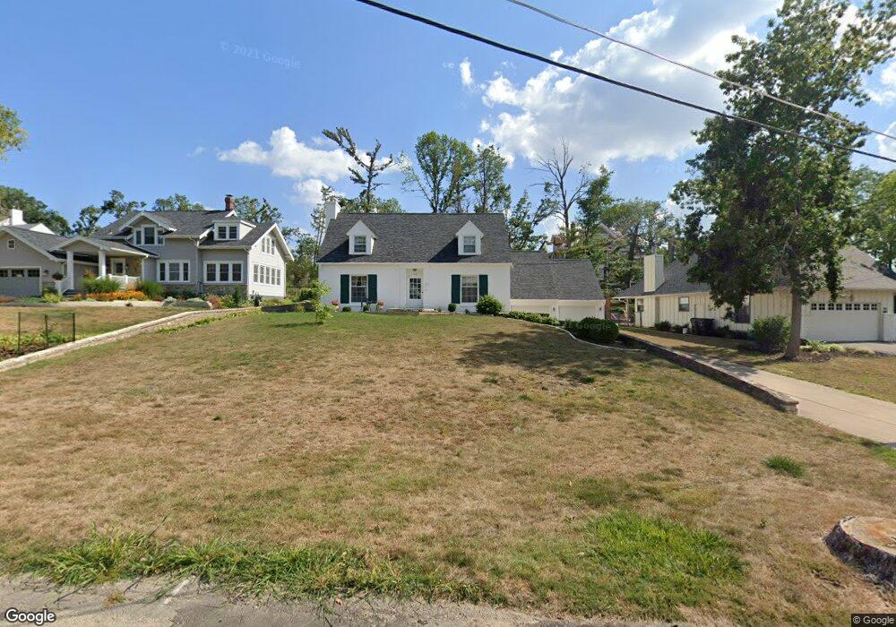 304 Linden Terrace SE, Cedar Rapids, IA 52403 - photo 1