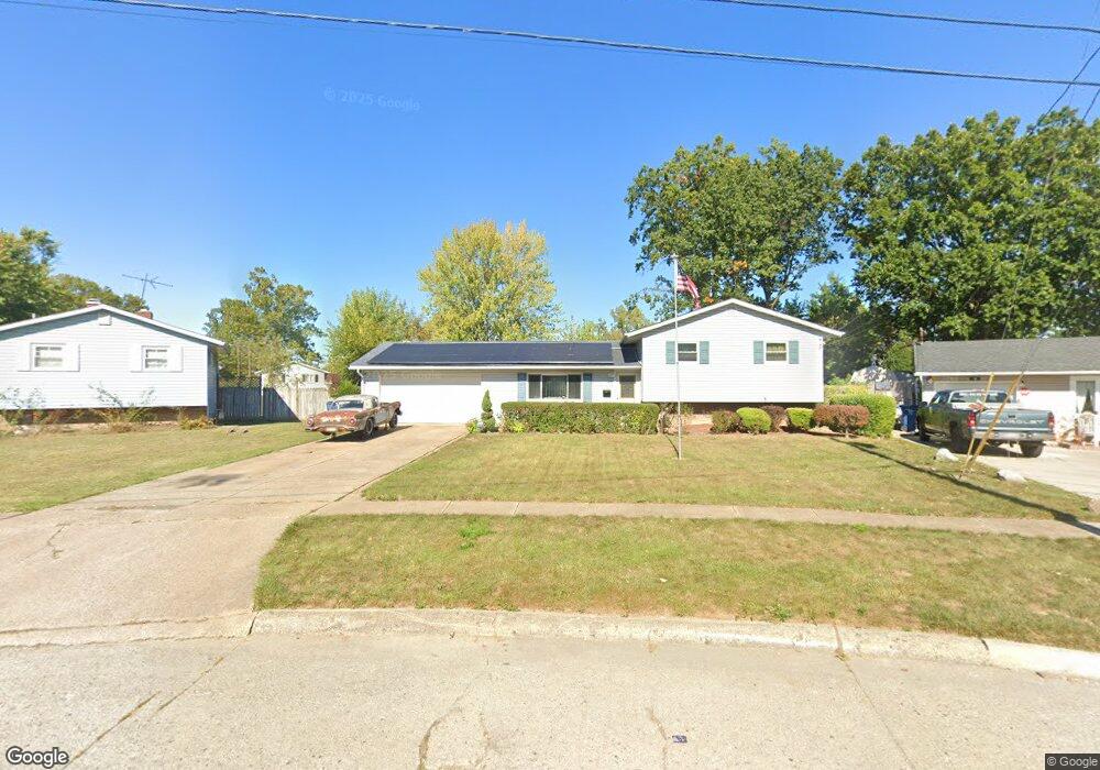 1945 E 40th St, Lorain, OH 44055 - photo 1