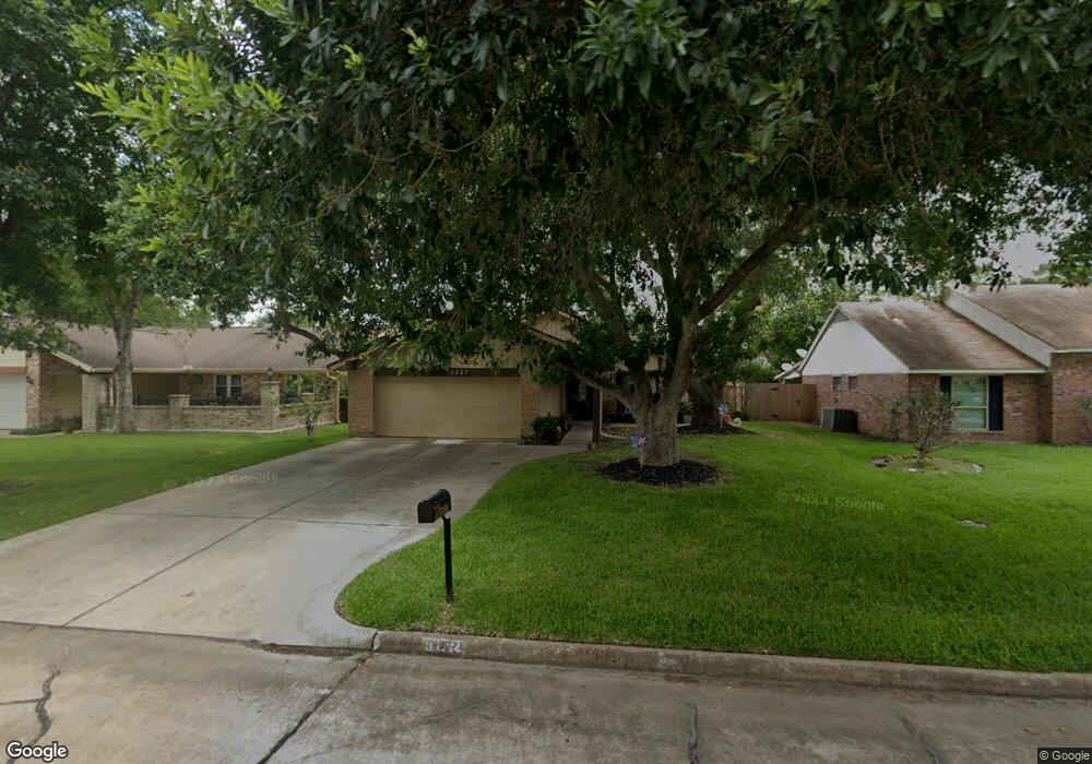 16927 Star Dale Ln, Friendswood, TX 77546 - photo 1