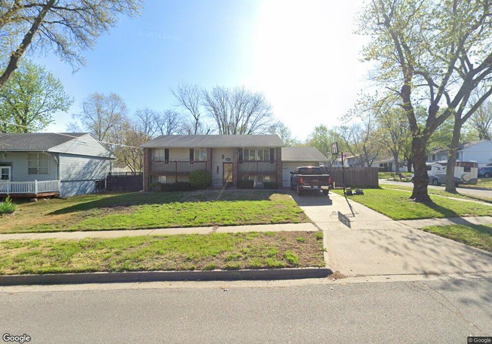 3140 SW Meadow Ln, Topeka, KS 66614 - photo 1