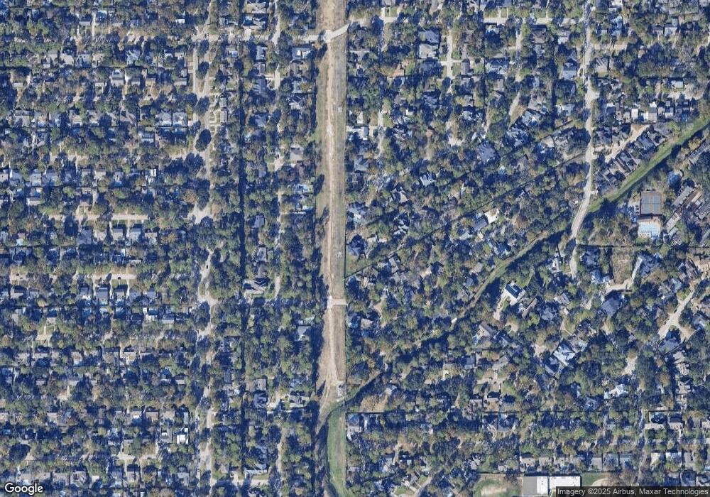 10938 Leaning Ash Ln, Houston, TX 77079 - photo 1