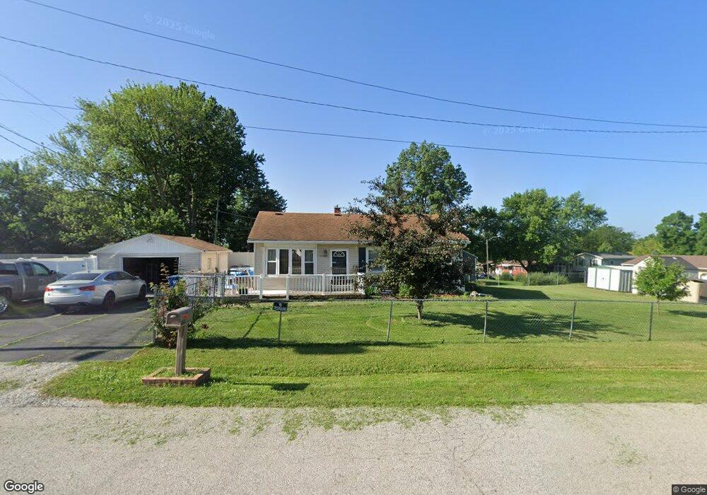 2323 W 45th St, Davenport, IA 52806 - photo 1