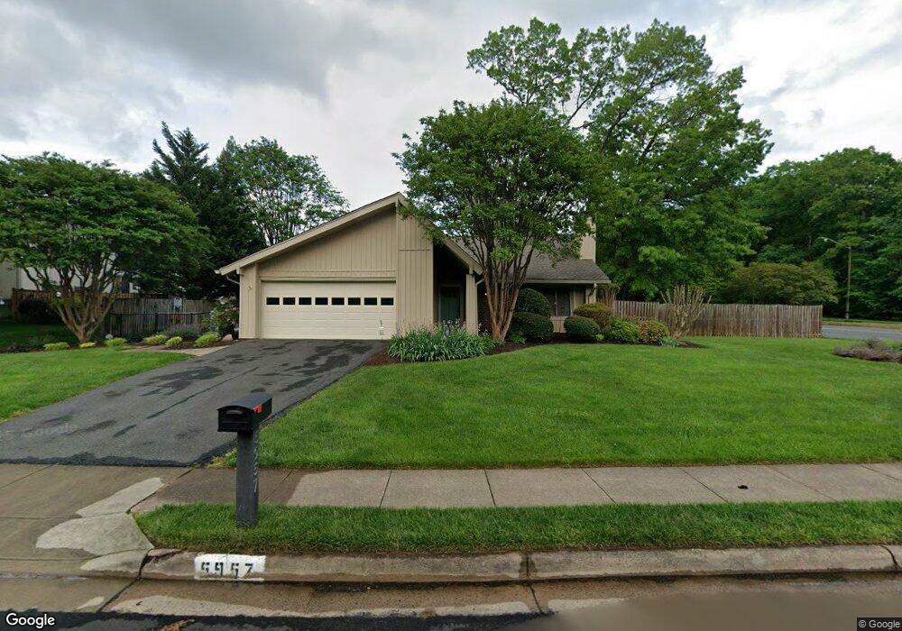 5957 Hall St, Springfield, VA 22152 - photo 1