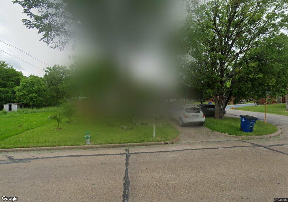 801 E Martin Luther King Dr, Ennis, TX 75119 - photo 1