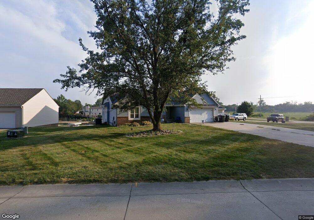 8613 Molokai Dr, Papillion, NE 68046 - photo 1