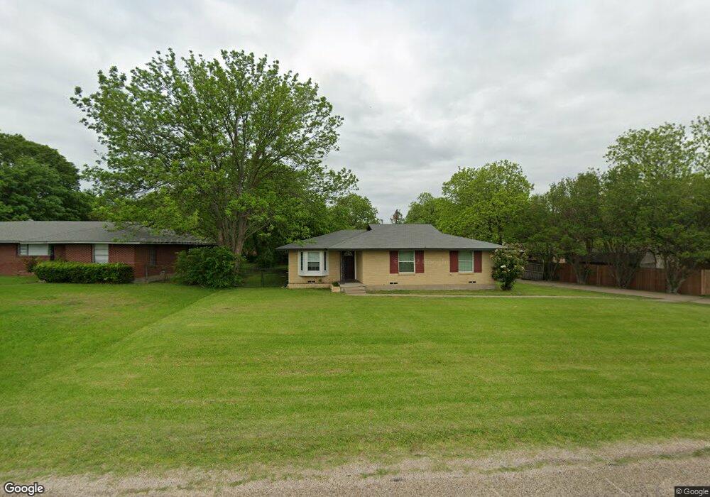 1402 Country Club Rd, Ennis, TX 75119 - photo 1