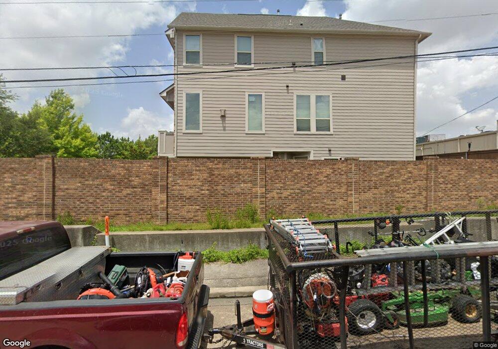 8414 Oak Leaf Point Dr, Houston, TX 77055 - photo 1