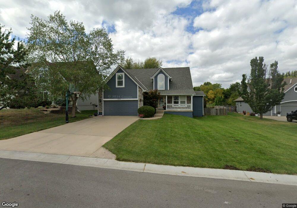 4384 SW Creekview Dr, Lees Summit, MO 64082 - photo 1