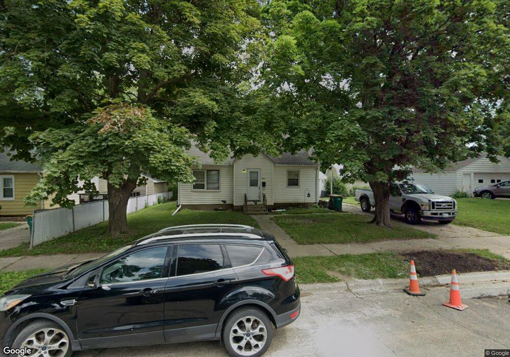 912 Columbus Ave, Albert Lea, MN 56007 - photo 1