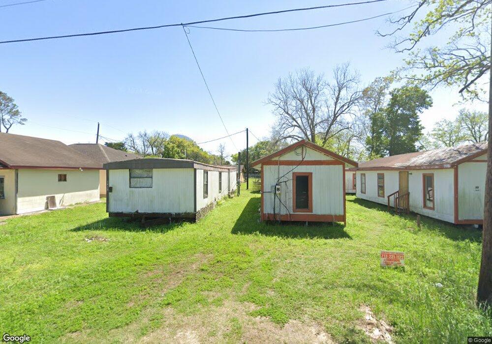 1410 Austin St, Bay City, TX 77414 - photo 1