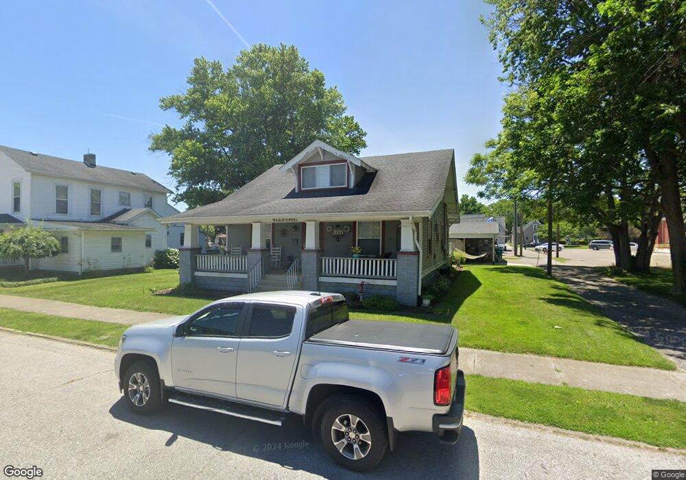 320 S Vine St, Plainfield, IN 46168 - photo 1