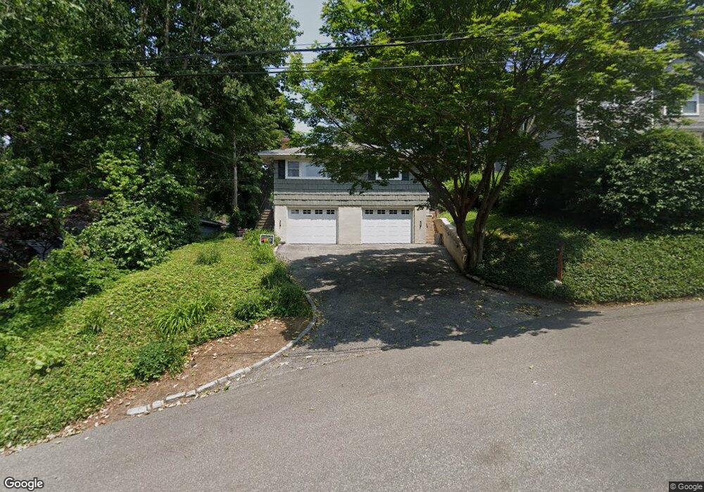 14 Maplewood St, Glen Head, NY 11545 - photo 1