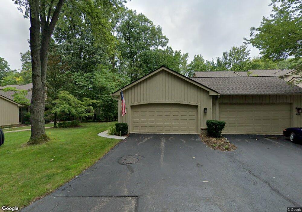 1201 Timberview Trail, Bloomfield Hills, MI 48304 - photo 1