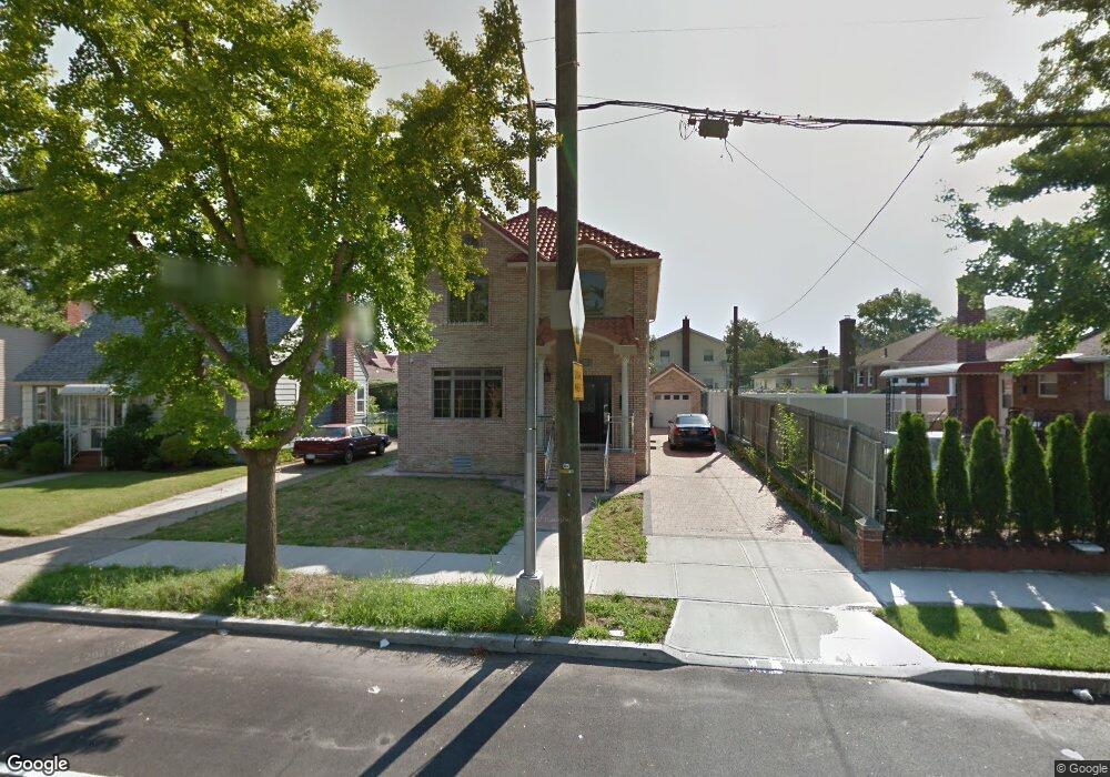 7721 263rd St, Glen Oaks, NY 11004 - photo 1