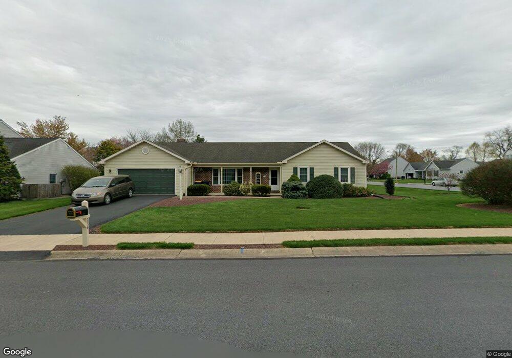 234 Aspen St, New Holland, PA 17557 - photo 1