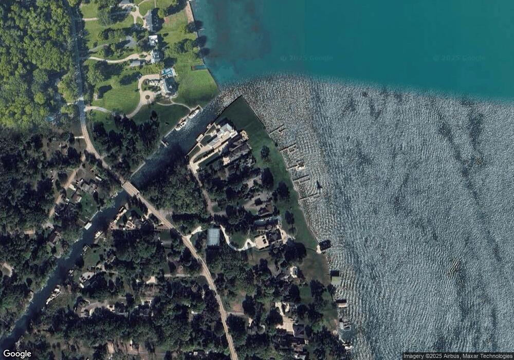 19485 Lighthouse Point, Grosse Ile, MI 48138 - photo 1