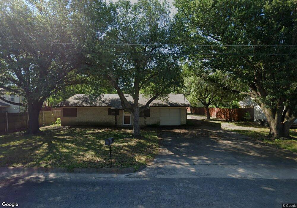 1407 W Lone Star Ave, Cleburne, TX 76033 - photo 1
