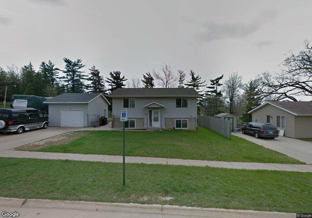 1817 Americus Dr SE, Cedar Rapids, IA 52403 - photo 1