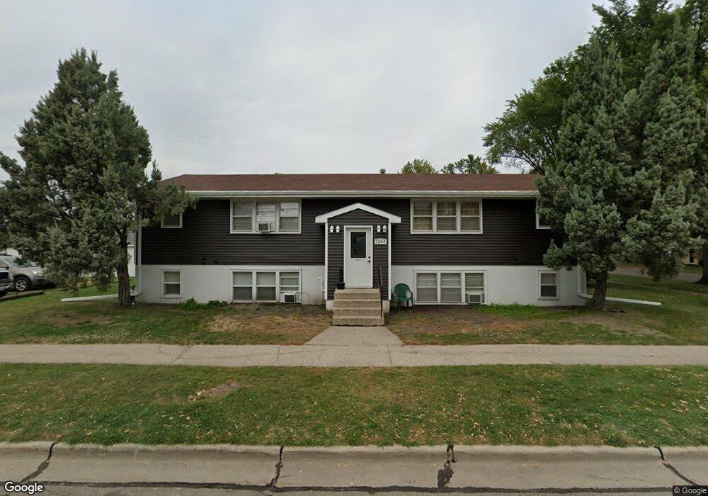 1204 9th Ave S, Grand Forks, ND 58201 - photo 1