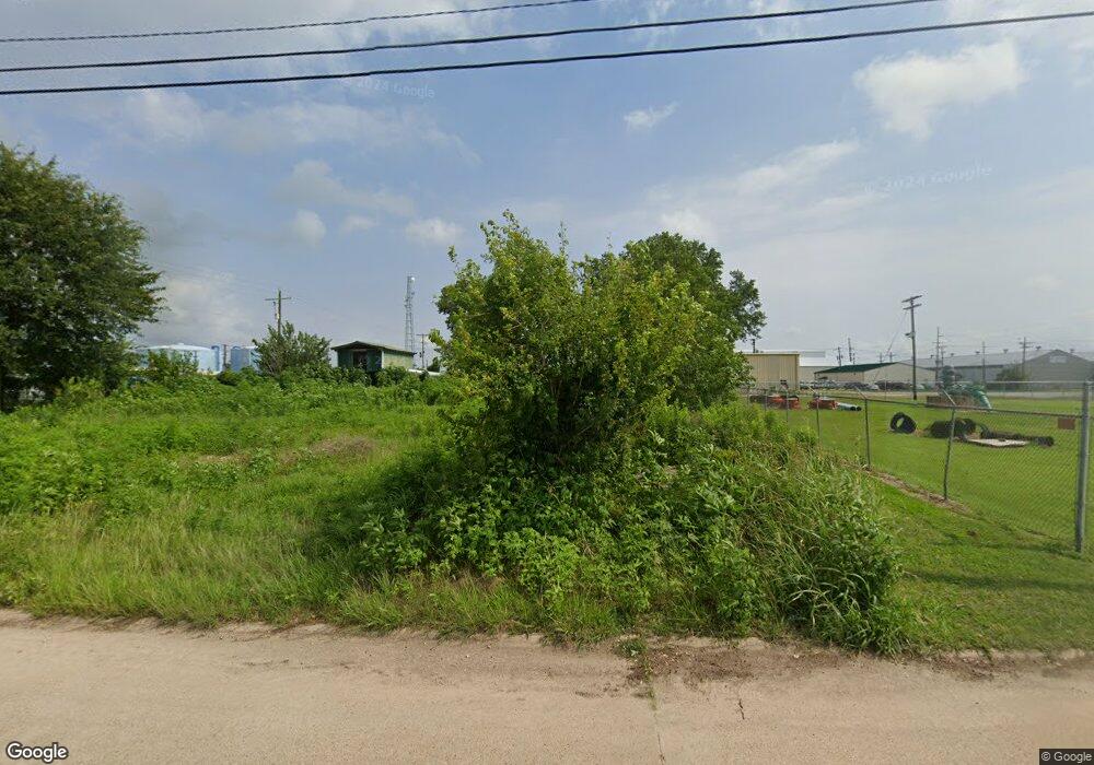 112 W Railroad Ave, Lake Charles, LA 70601 - photo 1