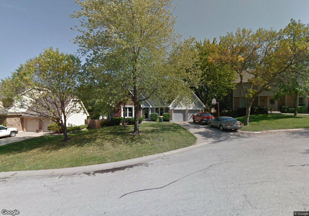 7619 Richards Dr, Shawnee, KS 66216 - photo 1