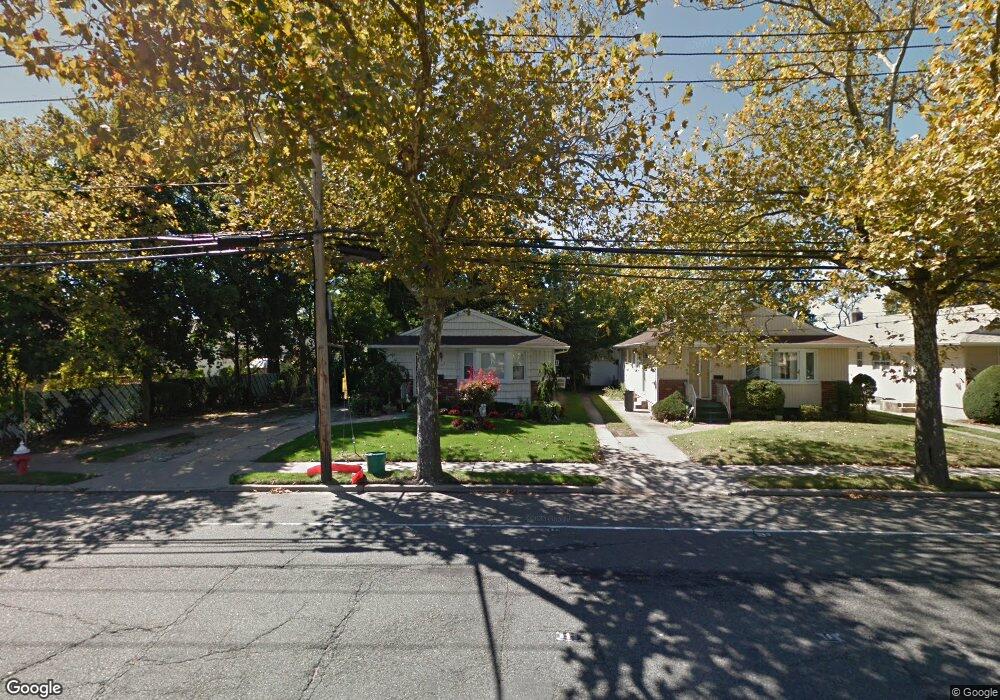 249 Marcus Ave, New Hyde Park, NY 11040 - photo 1