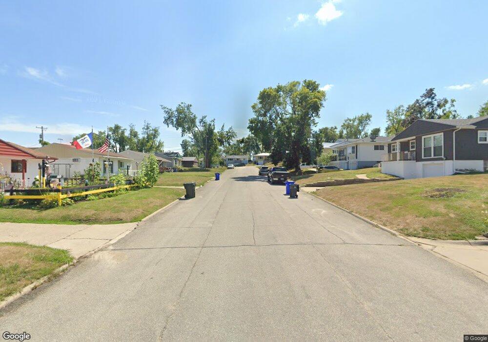 73 16th St SW, Cedar Rapids, IA 52404 - photo 1