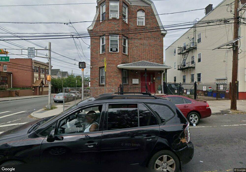 659 S 17th St unit 1, Newark, NJ 07103 - photo 1