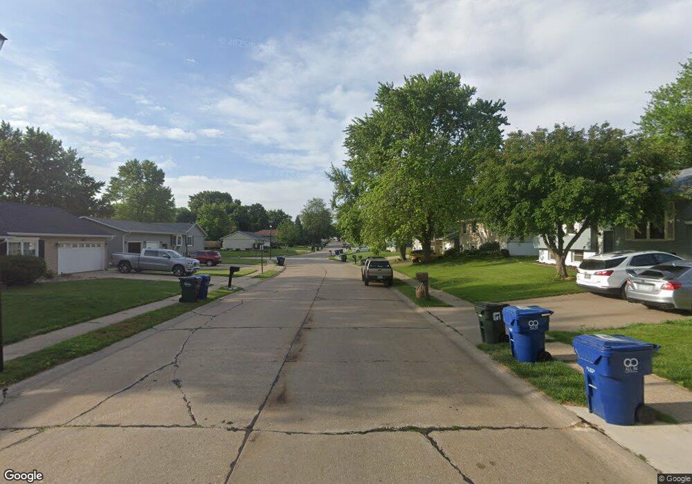 000 Oakbrook Rd, Davenport, IA 52806 - photo 1