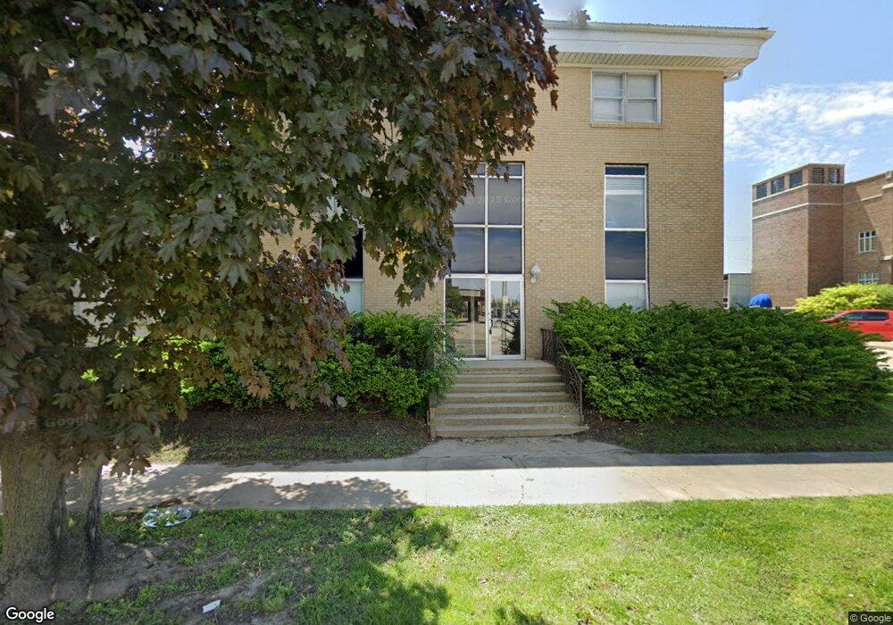 1407 Charleston Ave, Mattoon, IL 61938 - photo 1