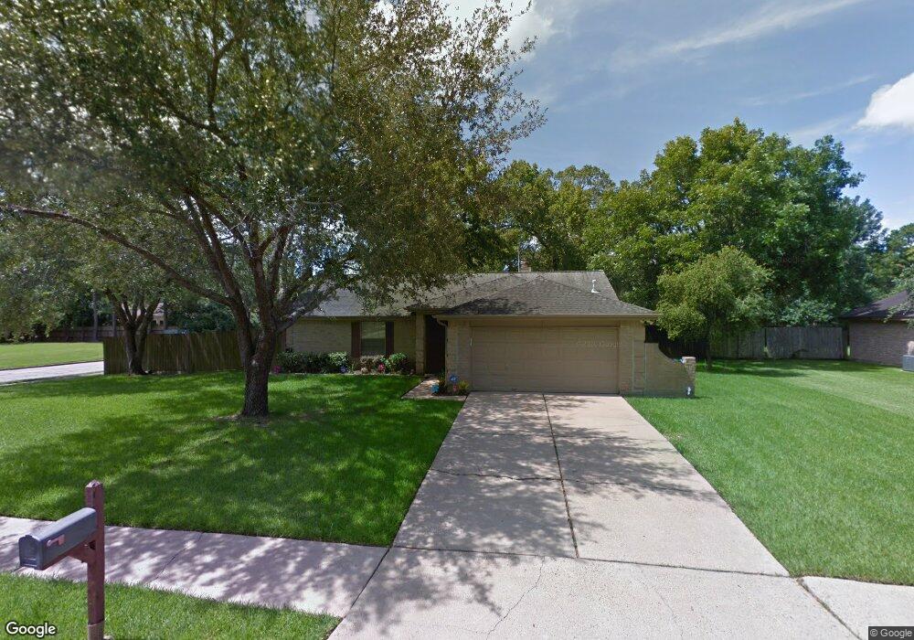 1313 Yorkshire Dr, Friendswood, TX 77546 - photo 1