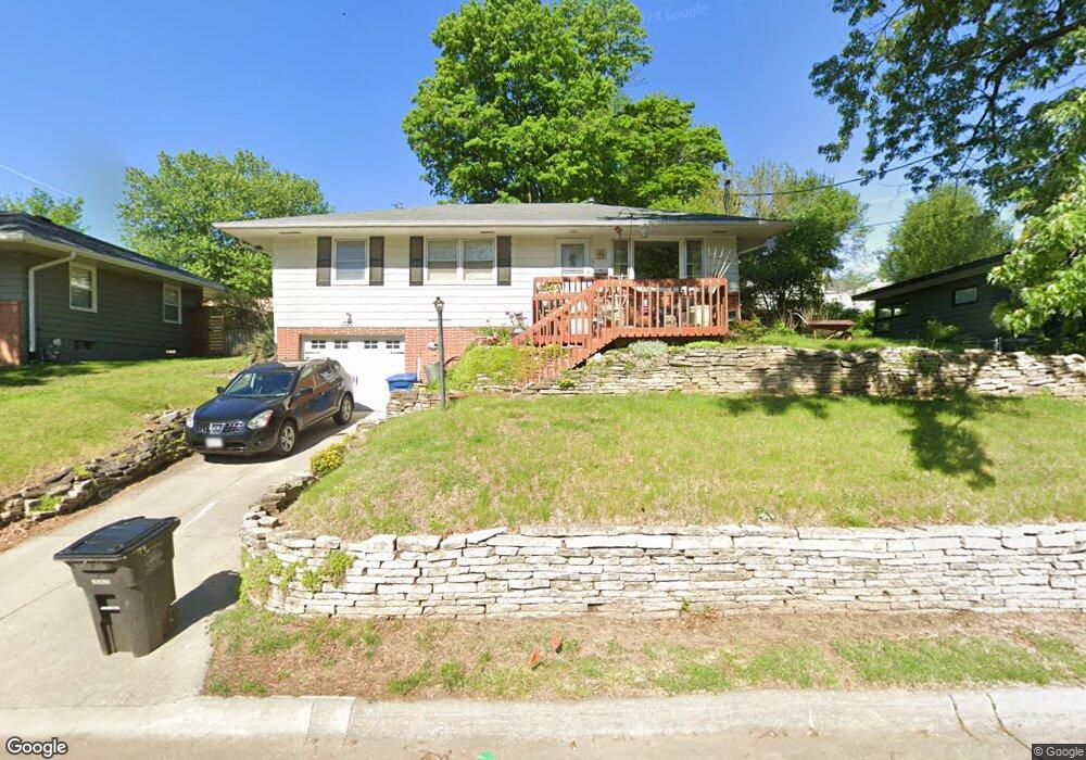 1320 Cummins Pkwy, Des Moines, IA 50311 - photo 1