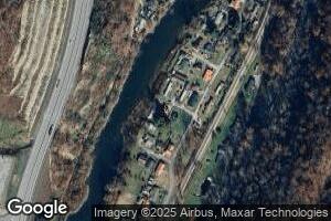 31 Starkey St, Lyburn, WV 25632