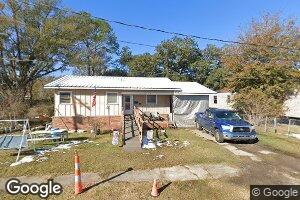 211 N Broussard St, Erath, LA 70533